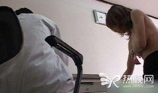 Bác sỹ lắp camera quan sát quay lén phụ nữ khám bệnh